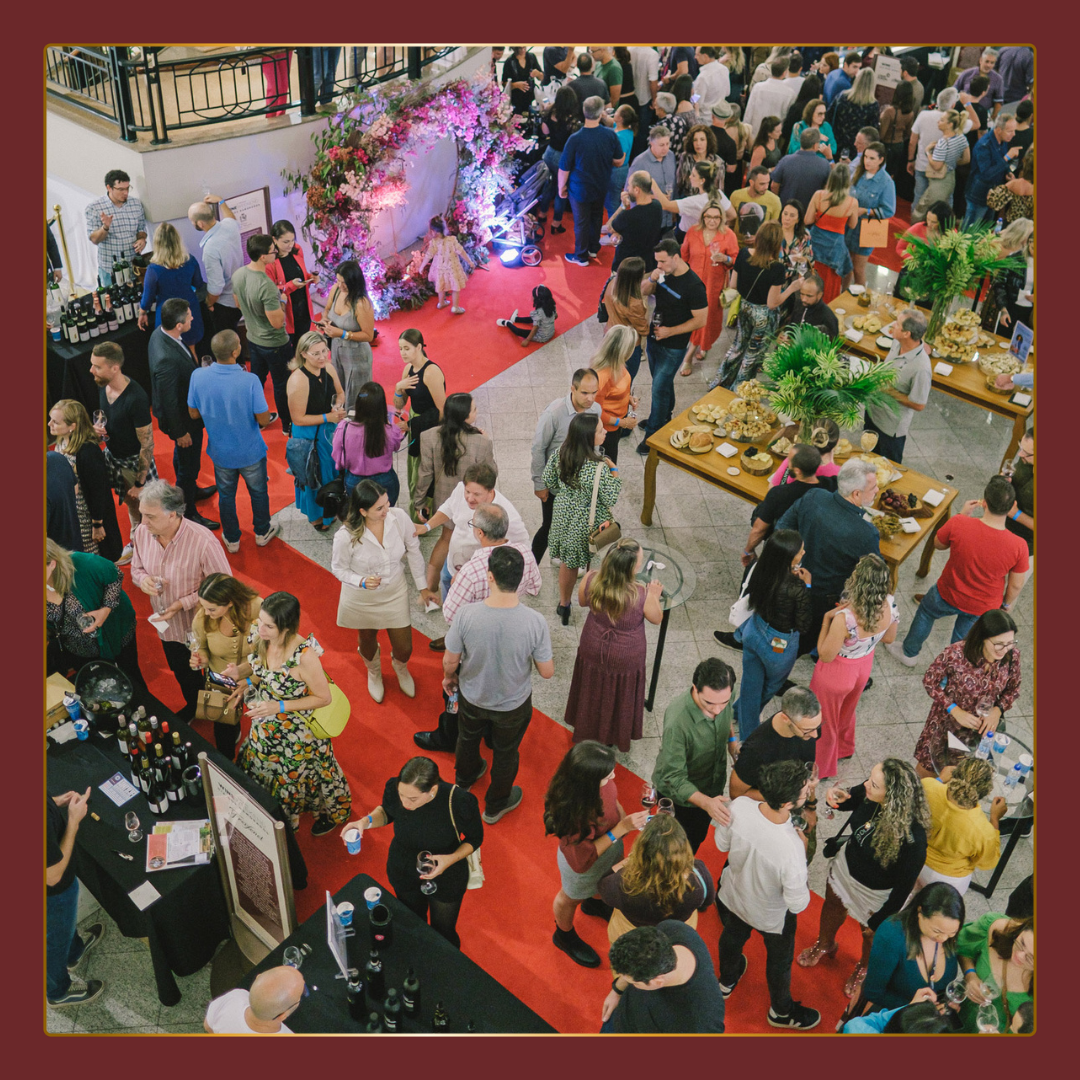 Lançamento de espumante azul e vinho de uvas colhidas na lua cheia são atrações do Wine Weekend do Villa Romana Shopping